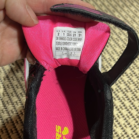 Girls Sketcher’s Sport - size 2 - Picture 5 of 5